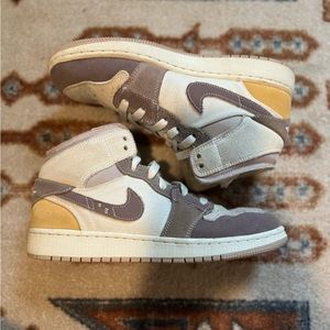 Air jordan 1 mid se craft gs 'inside out - taupe haze' (GS)